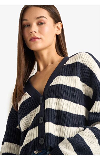 DeFacto Regular Fit V Yaka Hırka Z8539AZ25WNNV207