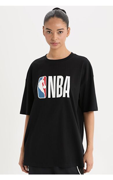 DeFacto DeFactoFit NBA Wordmark Boxy Fit Bisiklet Yaka Kısa Kollu Tişört Z9313AZ25SMBK81
