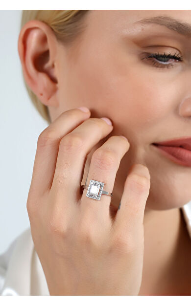 Kolyecik 14 Ayar Altın Baget Taşlı Yüzük