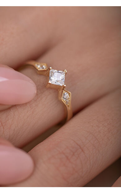 Kolyecik 14 Ayar Altın Beyaz Taşlı Yüzük