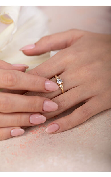 Kolyecik 14 Ayar Altın Beyaz Taşlı Yüzük