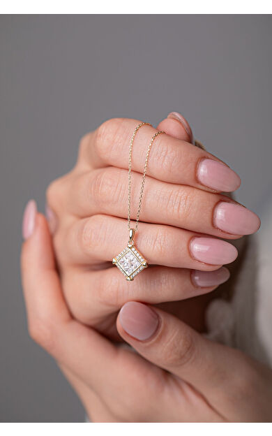 Kolyecik 14 Ayar Altın Kare Taş Kolye
