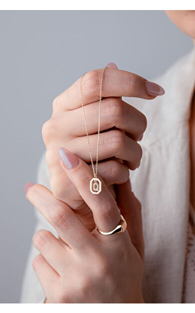 Kolyecik 14 Ayar Altın Q Harf Kolye