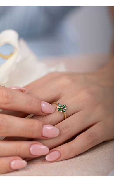 Kolyecik 14 Ayar Altın Yeşil Taşlı Yüzük