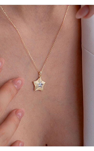 Kolyecik 14 Ayar Altın Yıldız Kolye