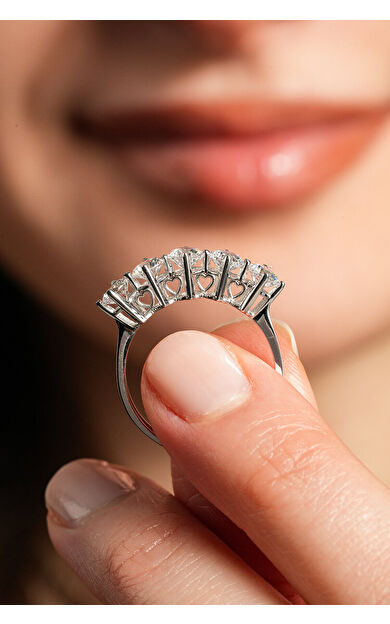 Kolyecik 8 Ayar Beş Taş Yüzük