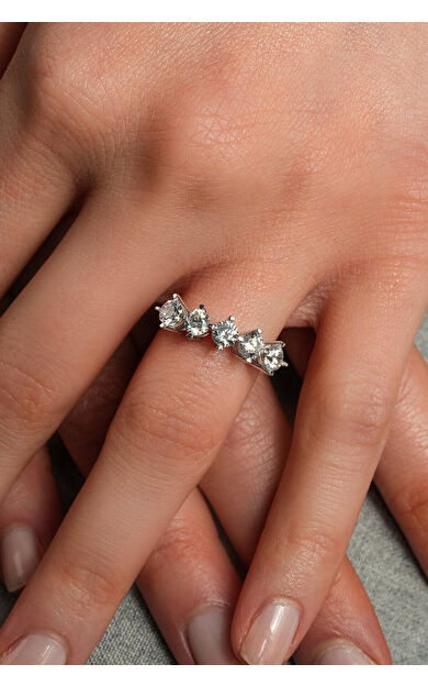 Kolyecik 8 Ayar Beş Taş Yüzük