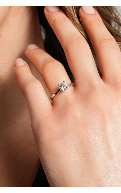 Kolyecik 8 Ayar Tektaş Yüzük