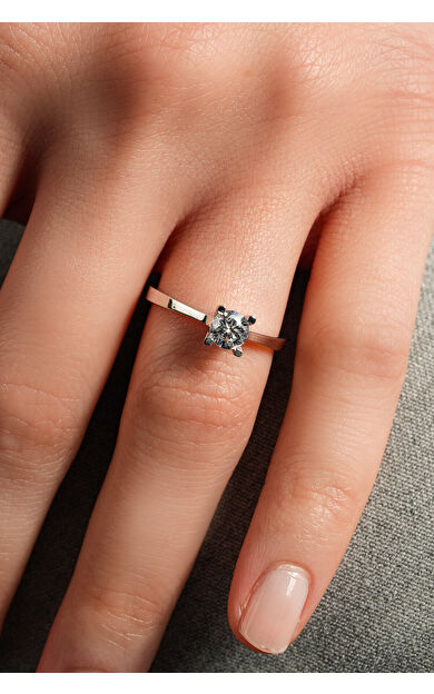 Kolyecik 8 Ayar Tektaş Yüzük