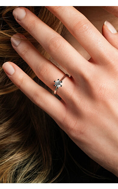 Kolyecik 8 Ayar Tektaş Yüzük