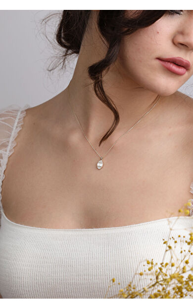 Kolyecik 14 Ayar Altın Oval Taşlı Baget Kolye