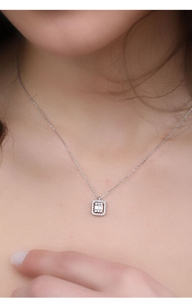 Kolyecik 14 Ayar Altın Yanları Taşlı Baget Kolye