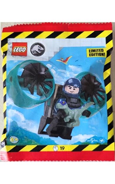 LEGO Jurassic World 122505 Ranger with Helipack and Baby Raptor