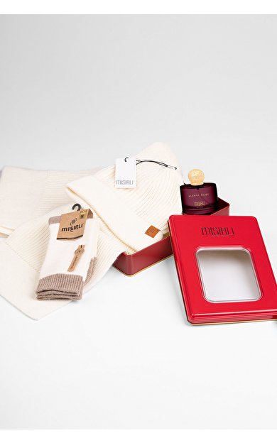 Kadın Kutlu Atkı Takımlı Hediye Paketi