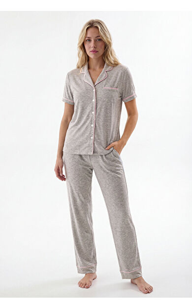 Gri Çizgi Detaylı Önden Düğmeli Pijama Takımı