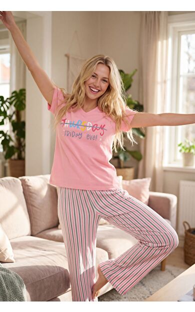 Pembe Çizgili V Yaka Pijama Takımı