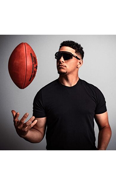 Oakley Sutro Lite Sweep Patrick Mahomes II Özel Koleksiyon Güneş Gözlüğü 946534 Dark Galaxy Prizm Black