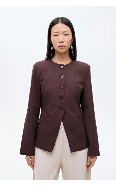 Quzu Düğme Detaylı Kadın Ceket