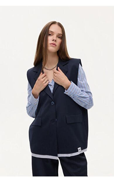 Quzu Garni ve Etiket Detaylı Kadın Yelek 26KYLK00800