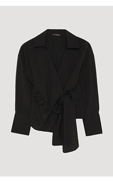 Quzu Önü Bağlama Detaylı Bluz