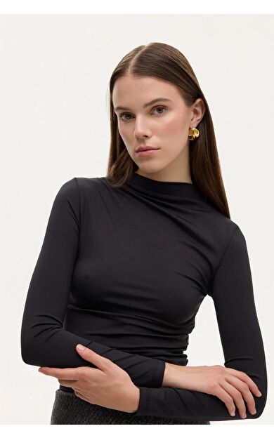 Quzu Önü Büzgü Detaylı Uzun Kollu Bluz