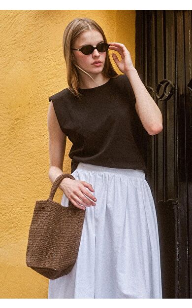 Quzu Vatkalı Kolsuz Kadın Tshirt