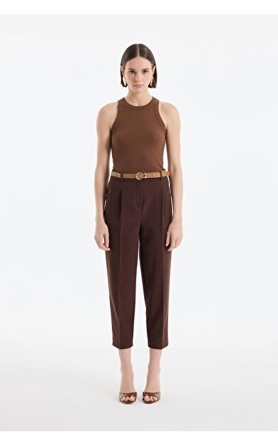 Quzu Yüksek Bel Kemerli Pensli Kadın Pantolon 25YPNT00430