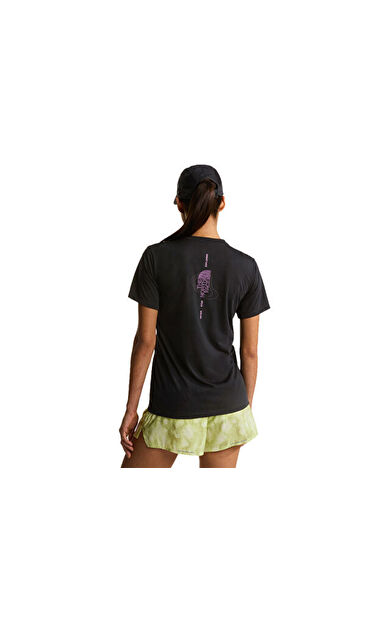 The North Face W BITMAP LOGO SHORT SLEEVES TEE-GRAPHIC Kadın Outdoor Tişörtü NF0A8G0DJK31 Siyah