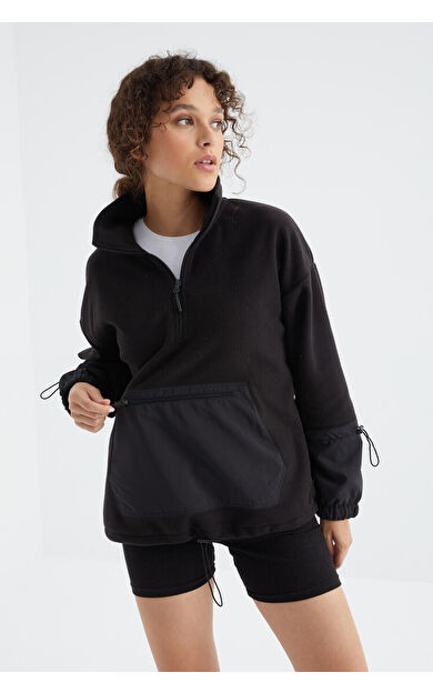 TommyLife Siyah Etek Ucu Büzgülü Yarım Fermuarlı Oversize Kadın Polar Sweatshirt - 97238