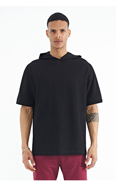 TommyLife Siyah Kapüşonlu Kol Etiket Detaylı Oversize Erkek T-shirt - 88179