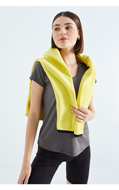 TommyLife Gri Basic Kısa Kol Standart Kalıp V Yaka Kadın T-Shirt - 97145