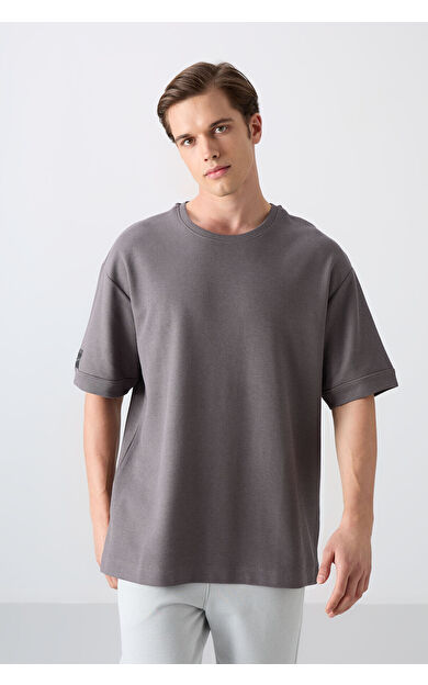 TommyLife Koyu Gri Pamuklu Kalın Yüzeyi Dokulu Oversize Fit Basic Erkek T-Shirt - 88339
