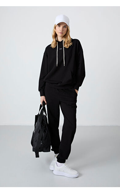 TommyLife Siyah Kapüşonlu Kanguru Cep Oversize Lastik Paça Kadın Eşofman Takımı - 95288