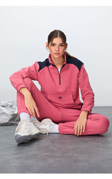 TommyLife Yaban Gülü Kompakt Pamuklu Kalın Pürüzsüz Dokulu Dik Yaka Oversize Fit Kadın Eşofman Takım - 95342