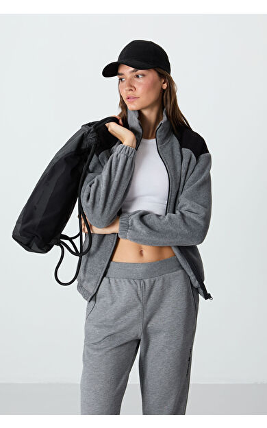 TommyLife Gri Melanj Kalın Yumuşak Dokulu Dik Yaka Oversize Nakışlı Polar Kadın Sweatshirt - 97293