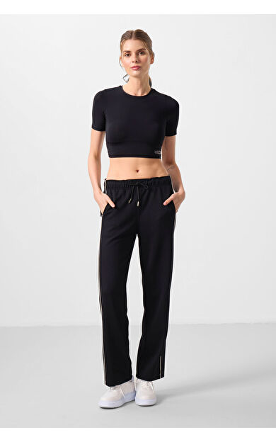 TommyLife Siyah Yumuşak Dokulu Yan Panel Detaylı Geniş Paça Kadın Palazzo Pantolon - 94669