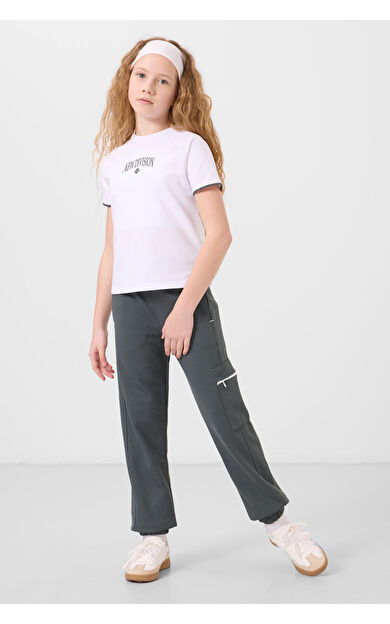 TommyLife Beyaz-Haki O Yaka Baskılı Lastik Paça Kargo Cepli Kız Çocuk Eşofman Takım - 75173