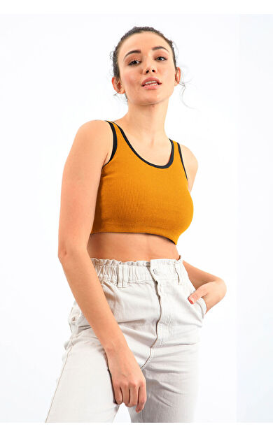 TommyLife Hardal Basic Sıfır Kol Dar Kalıp U Yaka Kadın Crop Top Atlet - 97160