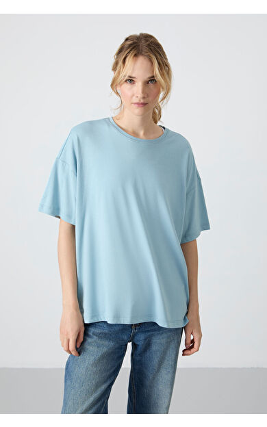 Açık Mavi Penye Modal Yumuşak Tuşeli Oversize Fit Basic Kadın T-Shirt- 97285