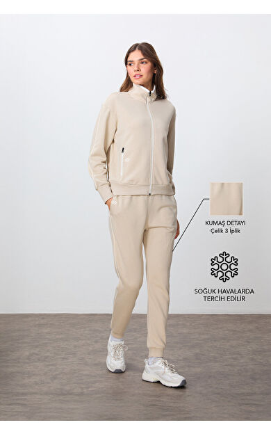 Bej Kompakt Pamuklu Kalın Pürüzsüz Dokulu Dik Yaka Oversize Fit Kadın Eşofman Takım - 95340