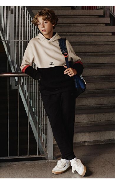 Bej-Siyah Pamuklu Kalın İçi Tüylü Standart Fit Nakışlı Erkek Çocuk Eşofman Takım - 11255