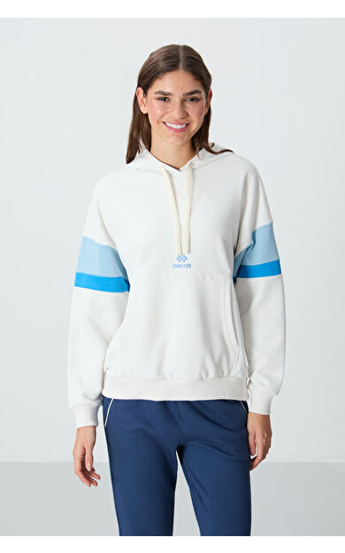 Ekru Kompakt Pamuklu Kalın Pürüzsüz Dokulu Kapüşonlu Oversize Fit Kadın Sweatshirt - 97290