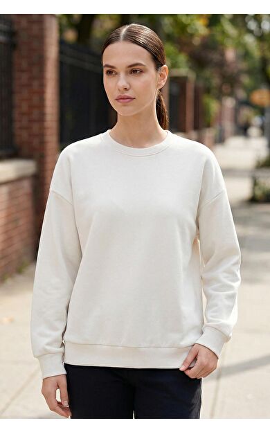 Ekru Basic O Yaka Oversize Kadın Sweatshirt - 97053