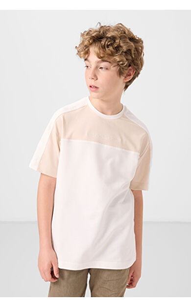 Ekru Pamuklu Yumuşak Dokulu Oversize Fit Nakışlı Erkek Çocuk T-Shirt - 11290