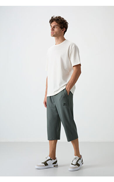 Haki Pamuklu Yumuşak Dokulu Standart Fit Nakışlı Erkek Kapri - 83102
