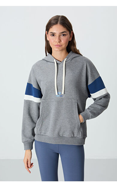 Gri Melanj Kompakt Pamuklu Kalın Pürüzsüz Dokulu Kapüşonlu Oversize Fit Kadın Sweatshirt - 97290