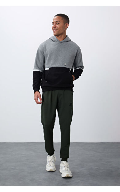 Gri Melanj Pamuklu Kalın İçi Tüylü Yumuşak Dokulu Comfort Fit Nakışlı Erkek Sweatshirt - 88417