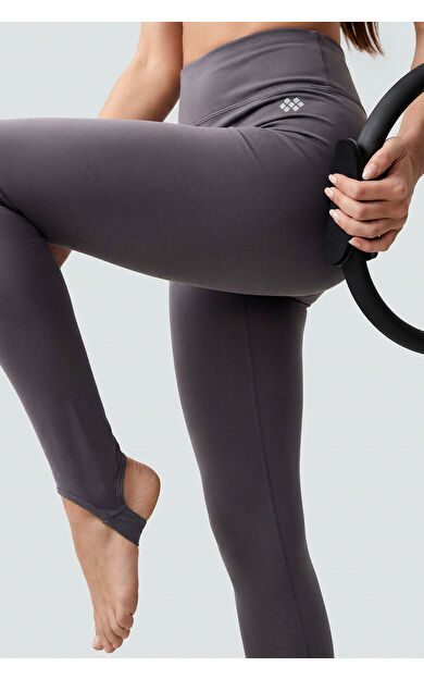 Koyu Gri Standart Fit Esnek Spor Performans Kadın Topuklu Tayt - 94685