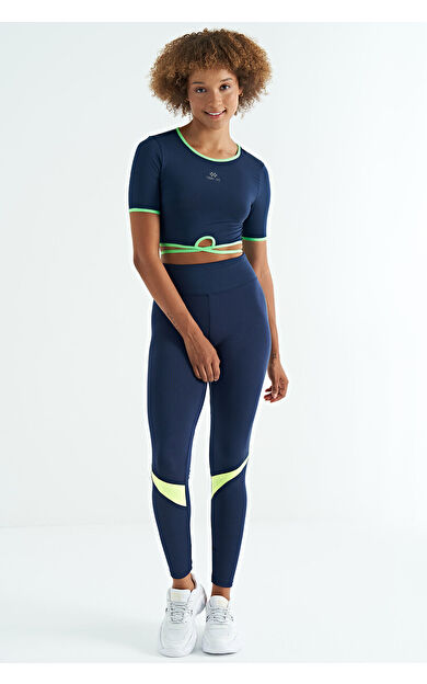 İndigo Bel Bağlama Detaylı O Yaka Standart Kalıp Dalgıç Kumaş Kadın Crop T-Shirt - 97266