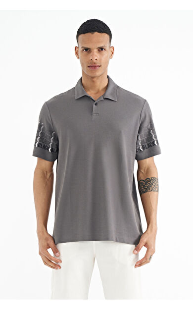 Koyu Gri Kol Baskı Detaylı Polo Yaka Standart Form Erkek T-shirt - 88240